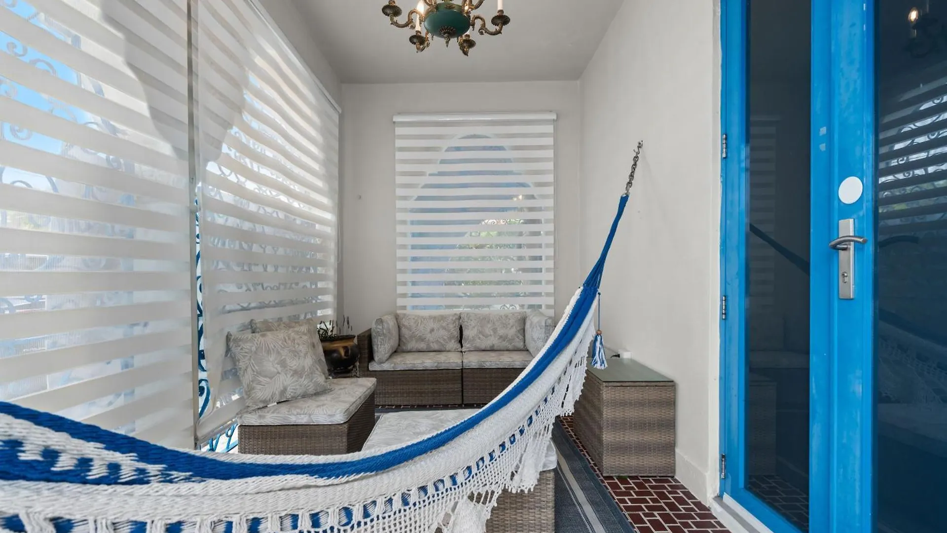 Elegant Studio With Balcony Private - Self Check In - Mm1 San Juan Appartement