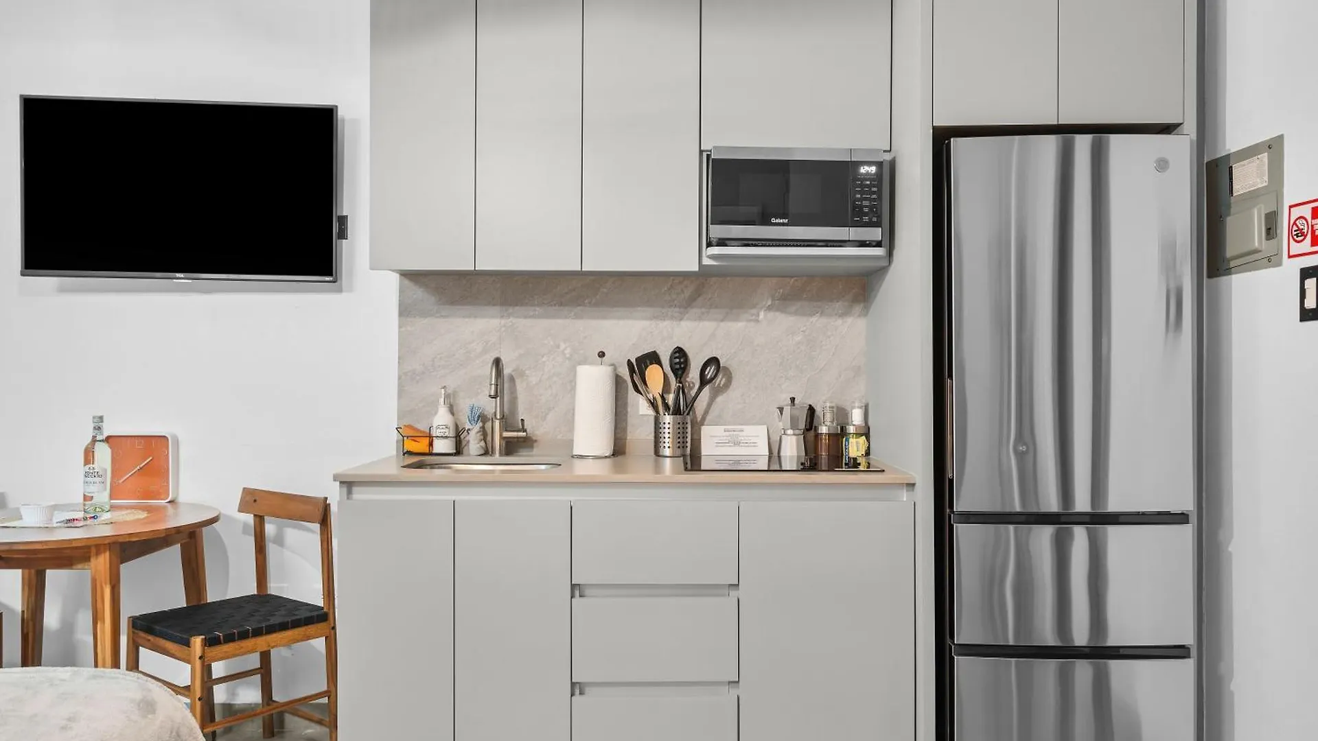 Elegant Studio With Balcony Private - Self Check In - Mm1 San Juan